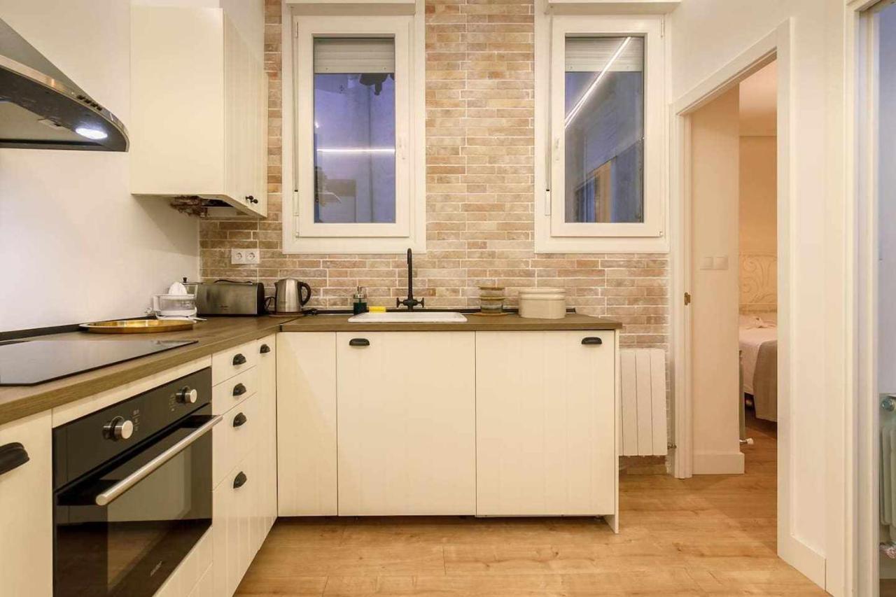 Vivienda Turistica Estilosa En La Zona Vieja Bilbao Eksteriør billede