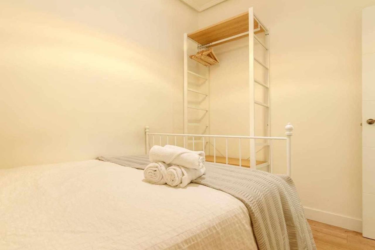 Vivienda Turistica Estilosa En La Zona Vieja Bilbao Eksteriør billede