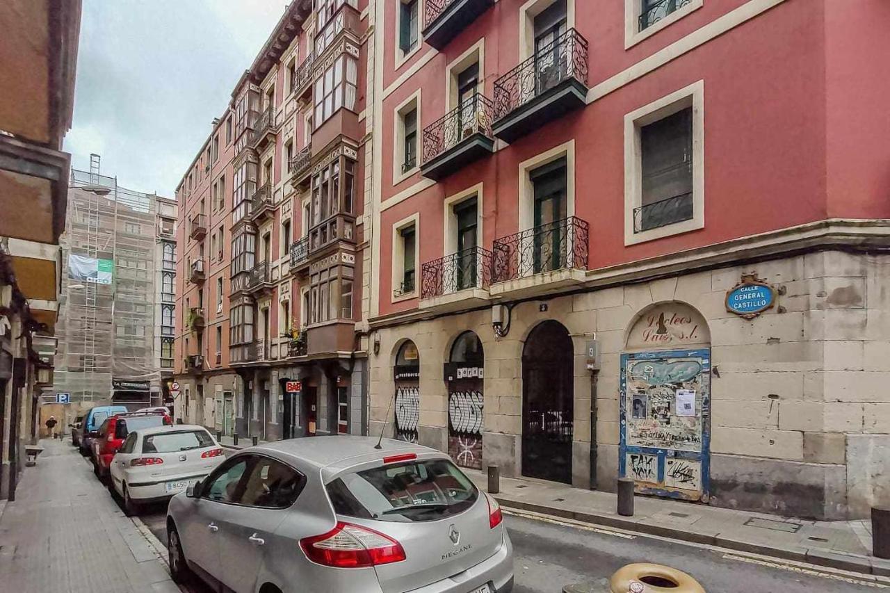 Vivienda Turistica Estilosa En La Zona Vieja Bilbao Eksteriør billede